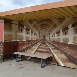 Illusionsmalerei: Bushaltestelle wird mit Graffiti zum Tunnel