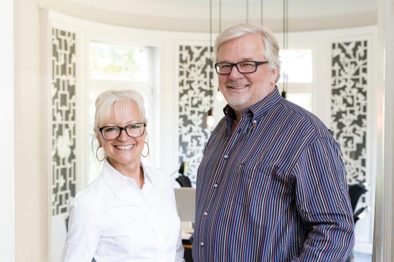 Corinna Kretschmar-Joehnk und Peter Joehnk sind bekannte Einrichtungsexperten in Hamburg