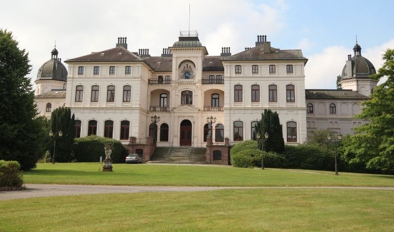 Schloss Salzau fand über Vierheller & Compagnie ebenfalls neue Besitzer