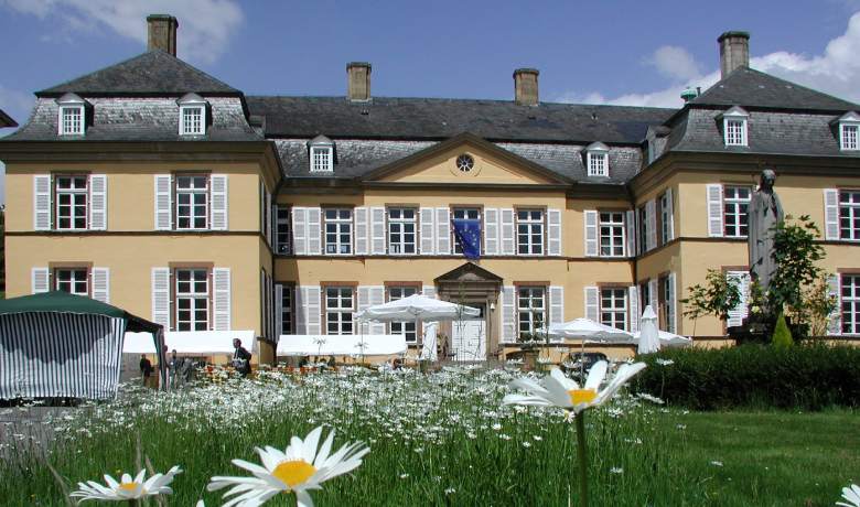 Wasserschloss Crassenstein wurde von Vierheller & Compagnie an einen neuen Investor vermittelt