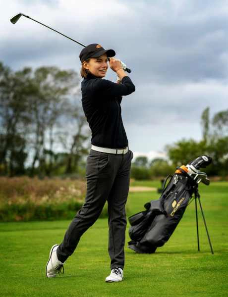 Theresa Domann ist bei Edelmetall die Vertriebsleiterin - und spielt natürlich auch Golf