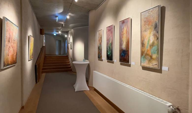 Ein Teil der Ausstellung, die noch bis Ende Februar 2022 im Rudolf Steiner Haus in Hamburg zu sehen ist