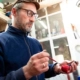Kai Gaeth bietet über seine Manufaktur handgefertigte Pfeifen aus Hamburg und mit Michel-Logo an