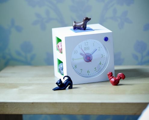 KidsAlarm in Weiß mit allen fünf Tiermagneten KidsAlarm in Weiß mit allen fünf Tiermagneten