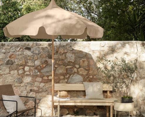 Blumentopf Ferm Living gibt es im Shop von Breuninger in drei Farben